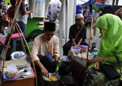 Dongkrak Budaya Lokal, Para Bankir Diajari Kesenian Betawi