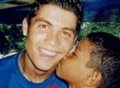 Dan, Ronaldo pun Terhentak Tari Kecak