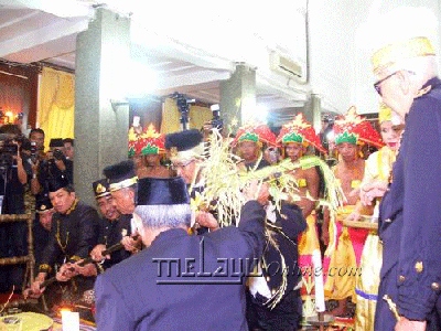 Tiang Ayu Telah Tegak, Erau 2013 Dimulai 