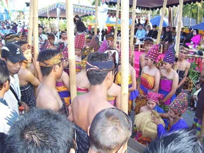 Festival Senggigi Dibuka Tarian Adat Lombok