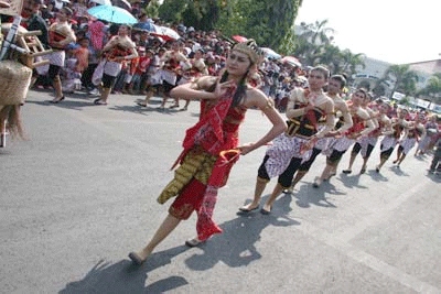 Sambut HUT Kudus, Disbudpar Gelar Parade Budaya