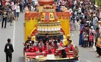 Ribuan Warga Saksikan Pawai Budaya Aceh