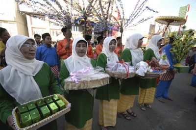 Lestarikan Budaya Melayu, Pasang Manggar di Rumah