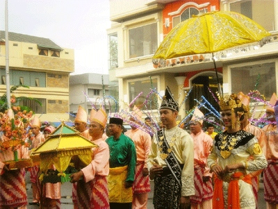HUT KE-242 Kota Pontianak Gelar Festival Arakan Pengantin