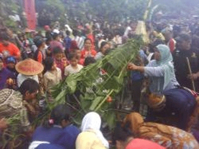 Kirab Budaya Ngarak Siwur Imogiri Meriah