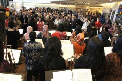 Nada Angklung hipnotis 5.000 Orang di Markas PBB Swiss