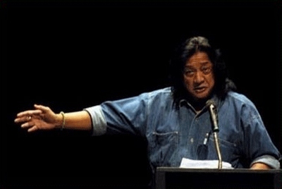 Orasi Sastra dan ’Maria Zaitun’ untuk Mengenang Rendra