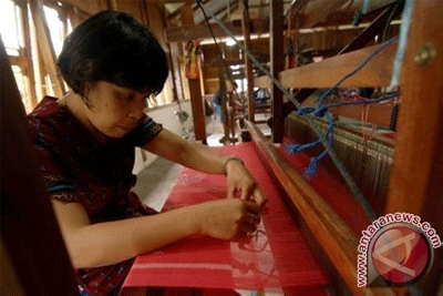 Kain Tenun Musi Banyuasin Diminati Ibu Negara Serbia