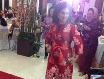 Jadikan Kain Tradisional sebagai Identitas 