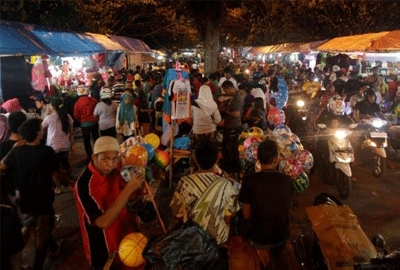 Ramainya Pasar Malam di Festival Legu Gam