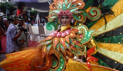 "Flower Carnival" Merayakan 100 Tahun Kota Malang