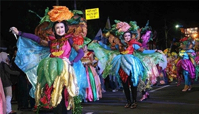 "Semarang Night Carnival" Diguyur Hujan Deras