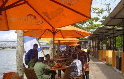 Banjarmasin Miliki Pusat Kuliner di Tepian Sungai Martapura
