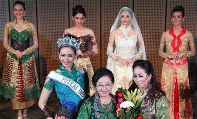 Gadis Korea Tertarik Kain Songket