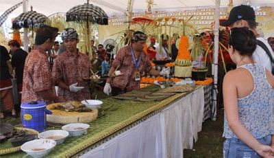 Lomba Memasak Tradisional Bali Tampil di Nusa Dua Fiesta 2014