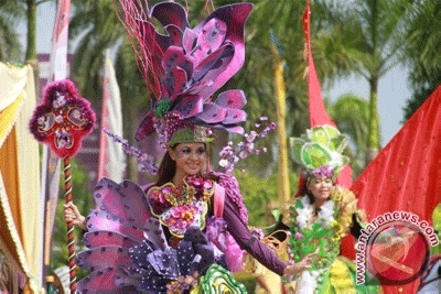 Tenggarong Kutai Carnival Tampilkan Tema Enggang, Mangrove, dan Purun