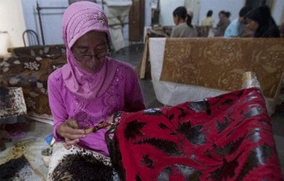 Batik Klasik Cirebonan Diminati Turis Jepang