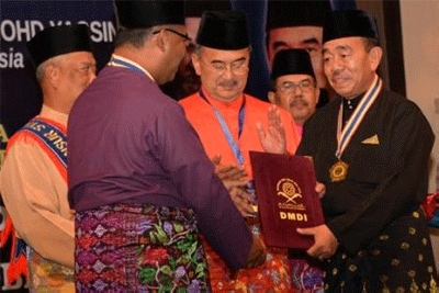 Bupati Bengkalis Terima Anugerah Temenggong Tun Hasan di Malaysia