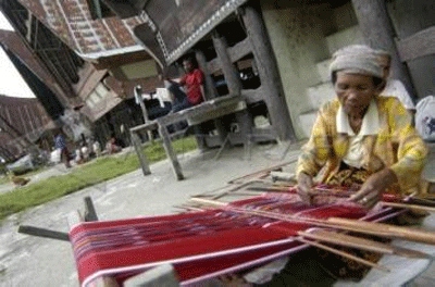 Duh, Ulos Batak Terancam Punah
