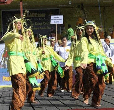 Pesta Laut Bontang Kuala Wahana Lestarikan Budaya