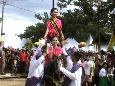 Karnaval Budaya Lima Etnis Meriahkan HUT Polewali Mandar ke-55