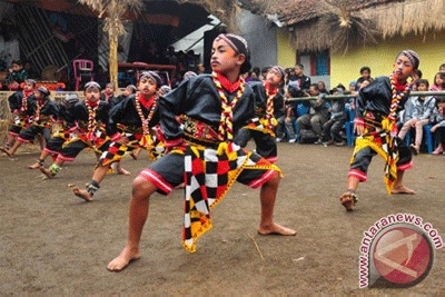 IKJ dan Komunitas Lima Gunung Gelar "Penari Tujuh Pulau"