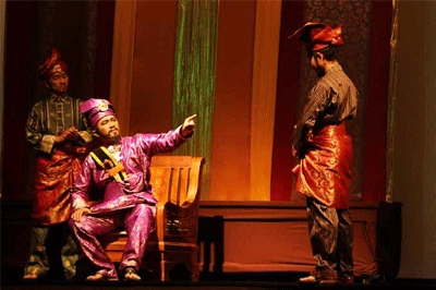 Pementasan Bulang Cahaya, Menteri Malaysia pun Berdecak Kagum