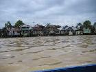 Perda Menggusur Rumah Apung di Tepian Sungai Barito