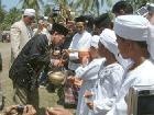 Puluhan Ribu Masyarakat Ziarah di Makam Batulayar