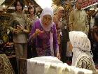 Tenun Pandai Sikek Kekurangan Bahan