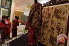 Pameran Kain Unik dari Kulit Pohon Beringin