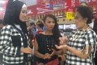 Kain Lurik Tenun, Dulu Dipakai ke Sawah, Kini Tampil Mewah