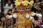 Parade "Topeng Bondres" Awali Pembukaan LBF