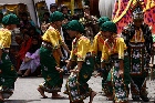 Menari Tradisional dengan Cara Internasional