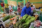 Pedagang Pasar Berbusana Tradisional setiap Kamis Pahing